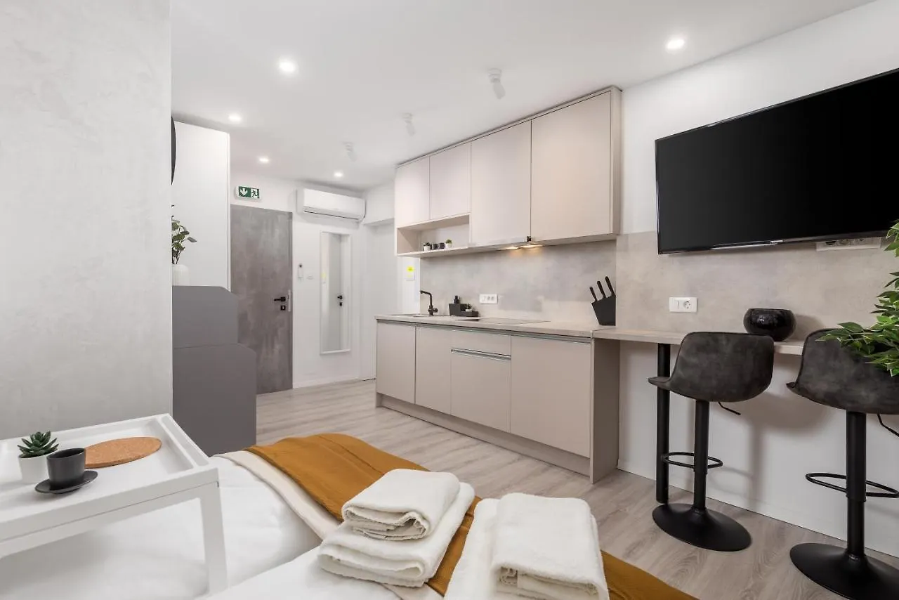 Apartments Penkala Rijeka 0*,  Croatia