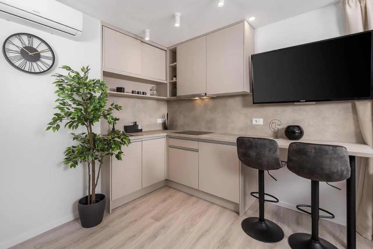 Apartments Penkala Rijeka 0*,