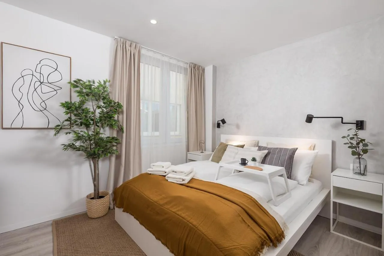 Apartments Penkala Rijeka 0*,